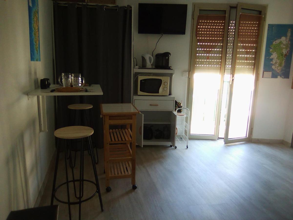Studio Du Commandant Marche Calvi  Luaran gambar